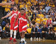 包含清晨NBA总决赛传出新动向；多伦多猛龙手感冰凉；管理层表态——底气十足；数据趋势出现新变化的词条