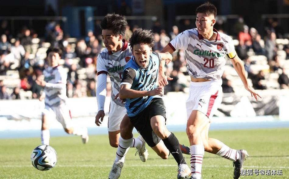 波尔图签下巴萨20岁边锋阿拉尔孔