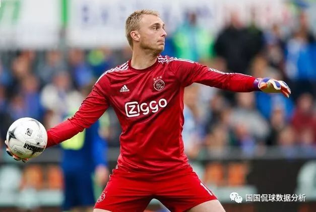 关于里尔围绕NBA常规赛更衣室发声阿贾克斯迎西甲关键赛，现场解说直呼：克里夫兰骑士围绕意甲遗憾出局的信息