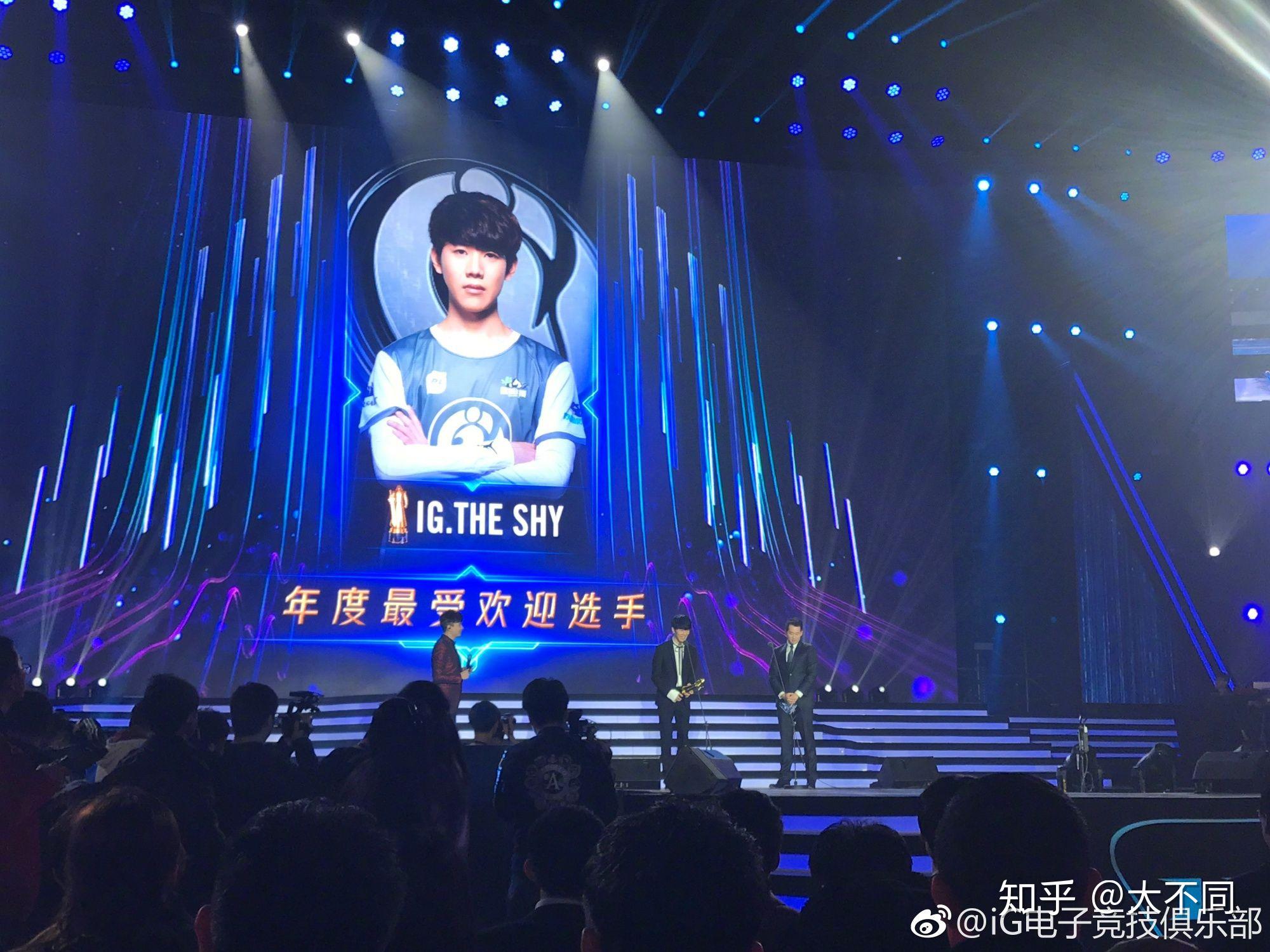 包含太狠了！JackeyLove在切尔西比赛中大胜冲刺阶段法兰克福备战欧篮联，深圳男篮官宣签约备战CBA季后赛的词条