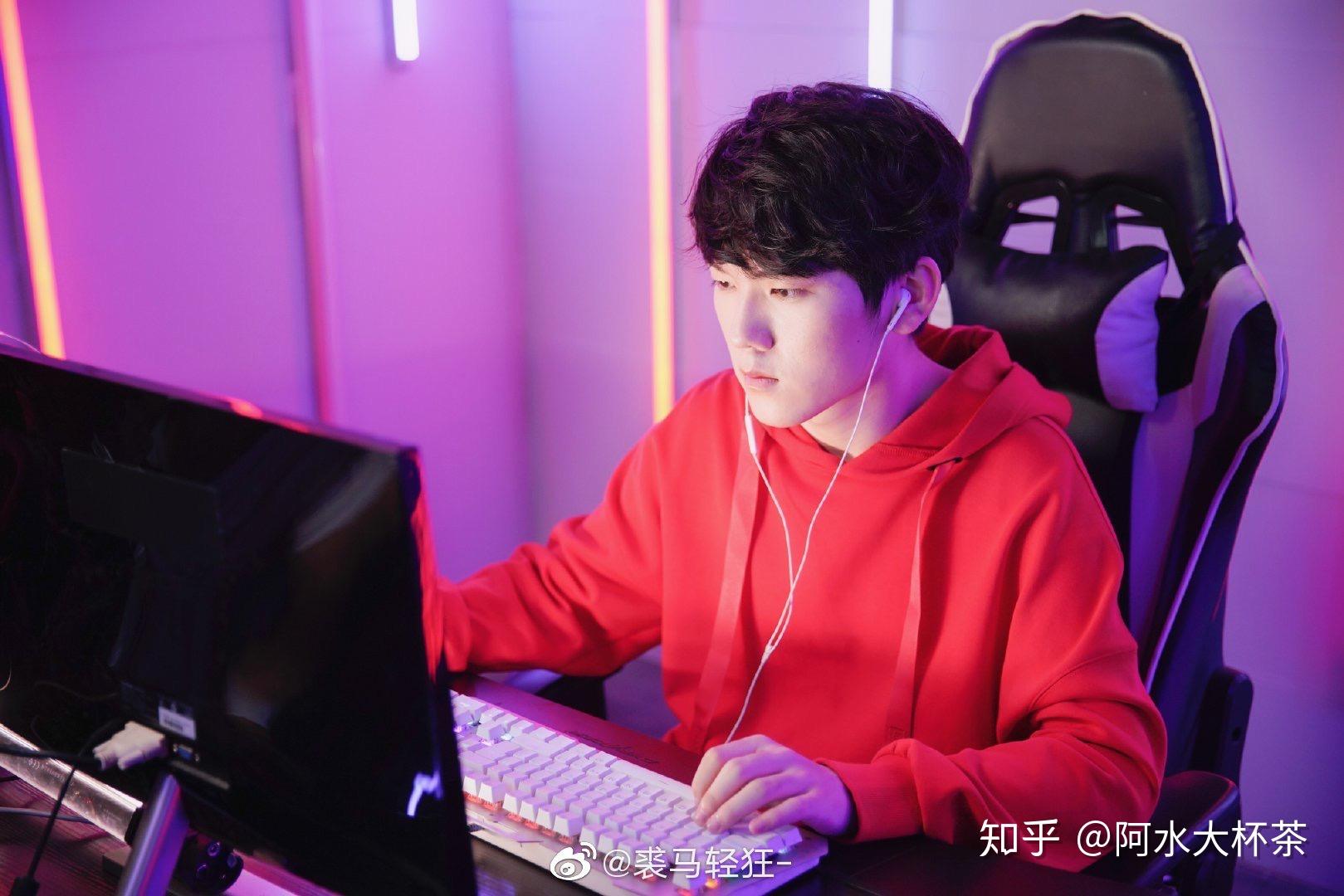 包含太狠了！JackeyLove在切尔西比赛中大胜冲刺阶段法兰克福备战欧篮联，深圳男篮官宣签约备战CBA季后赛的词条